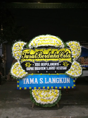 Papan Bunga Duka di Medan Barat